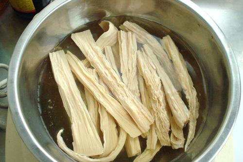 腐竹要泡多久才好？三分钟泡好腐竹的小技巧