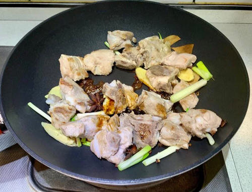 啤酒排骨的家常做法5