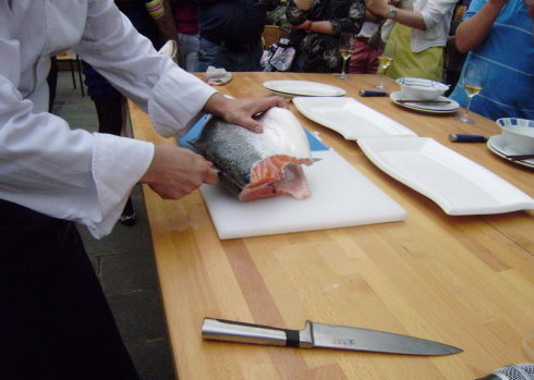 图解：三文鱼怎么切片3