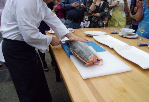 图解：三文鱼怎么切片4