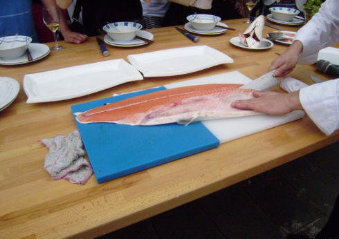 图解：三文鱼怎么切片9