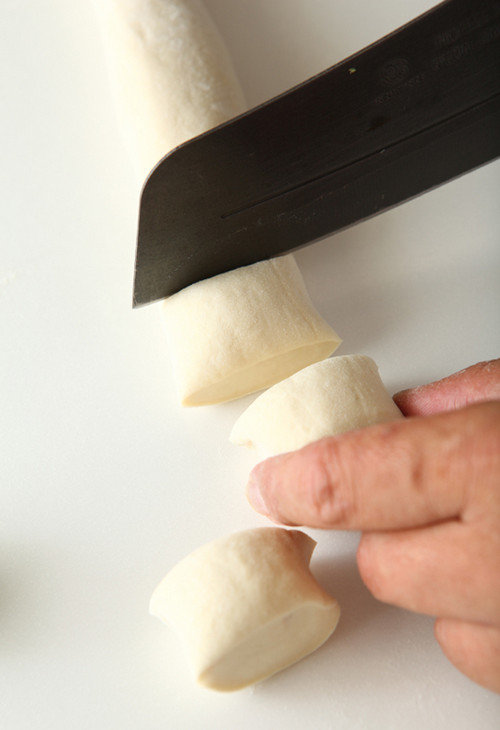 水煎包怎么捏？图文讲解水煎包的包法8