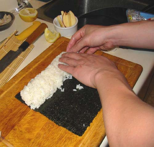 寿司怎么卷起更紧？图解日本寿司的卷法2