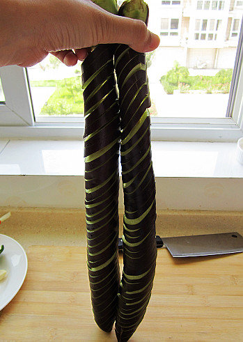 图文教程：茄子切蓑衣花刀3