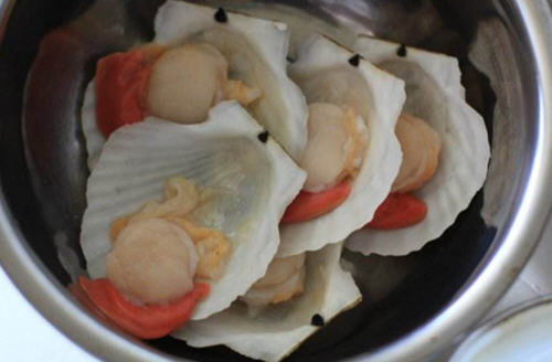 冷冻扇贝肉怎么清洗？图解超市卖的冷冻扇贝肉清洗方法1