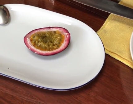 百香果怎么切开？图解如何切百香果吃最方便不伤肉的切法4