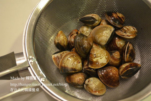 图解如何让蛤蜊吐沙最快最干净的方法4