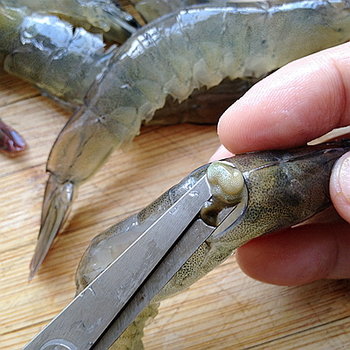 基围虾虾线怎么去除-图解基围虾去虾线的方法23