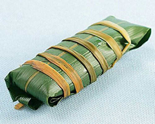 长方形粽子怎么包-图解广西长粽子的包法3