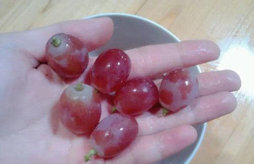 提子怎么洗才干净-图解提子的清洗方法2