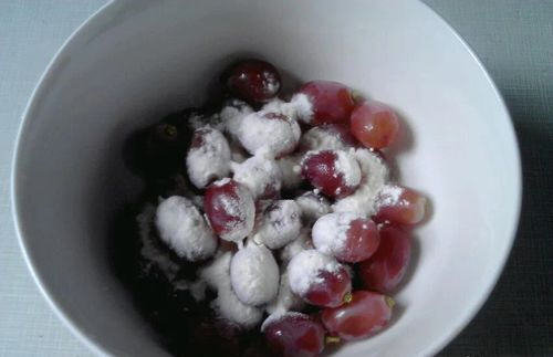 提子怎么洗才干净-图解提子的清洗方法4