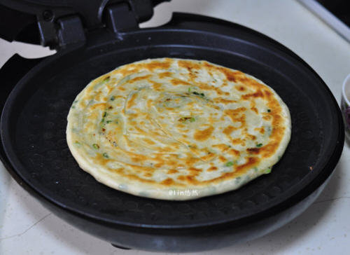 电饼铛做烫面葱花饼10