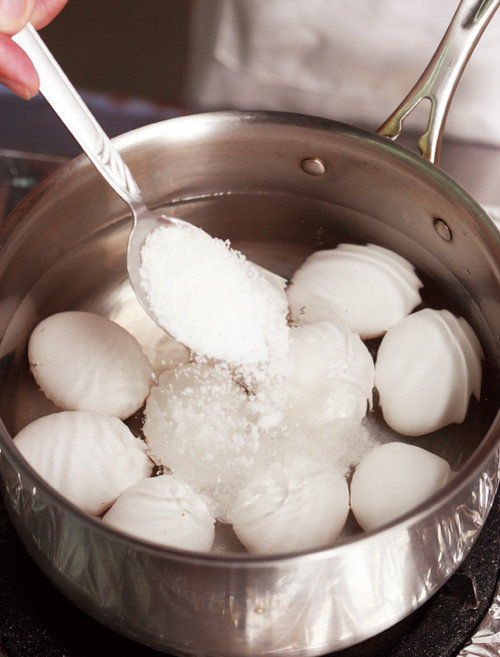 水煮蛋怎么煮不会破的技巧-水煮蛋易裂开的原因讲解2