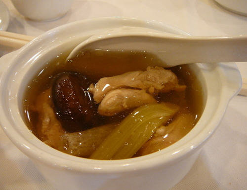 土鸡汤怎么炖最好喝-炖鸡汤的十个技巧让你喂出来鸡汤更好喝1