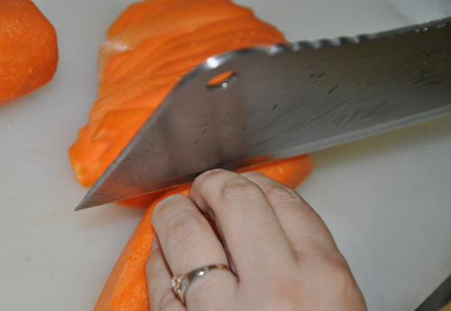 红萝卜怎么切丝图解-红萝卜切丝的方法3