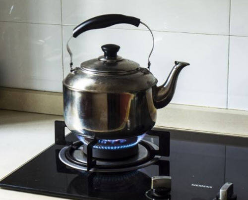 放凉后第二次烧开的水能喝吗-反复煮沸的水可以喝吗1