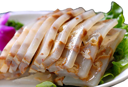 做猪皮冻水和猪皮的比例是多少-熬肉皮冻一斤猪皮兑多少水最好1