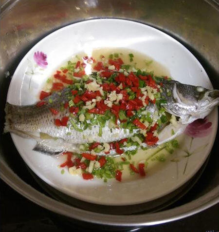 泰式柠檬蒸鲈鱼3