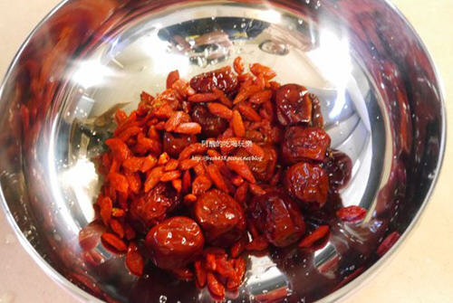 红枣怎么去核？图解一招快速让红枣去核方法3