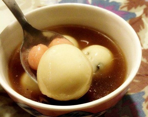 芝麻汤圆热量超高-吃1颗需走20分钟消耗掉1