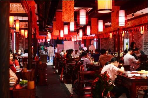 成都战锅天下辣卤火锅，精选品质，匠心呈现2