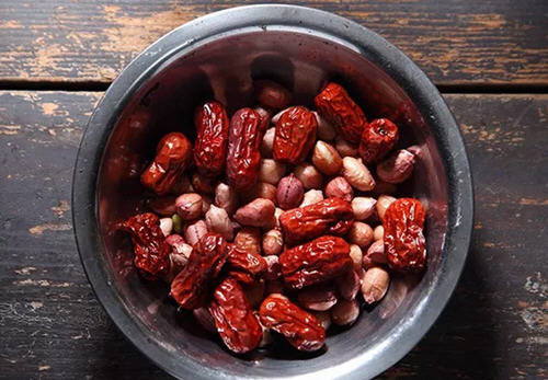 花生莲藕红枣猪骨汤3