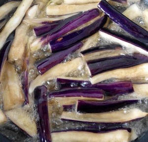 家常红烧肉沫茄子的做法图解(附怎么烧茄子不变色技巧)8