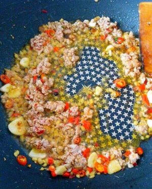 家常红烧肉沫茄子的做法图解(附怎么烧茄子不变色技巧)11