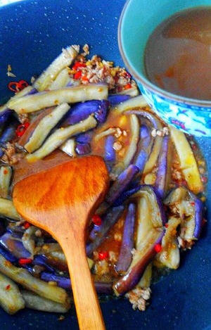 家常红烧肉沫茄子的做法图解(附怎么烧茄子不变色技巧)13