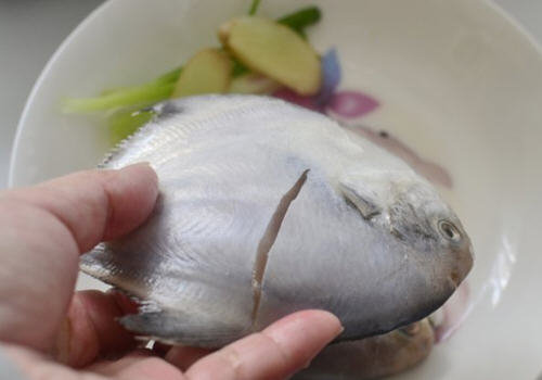清蒸小鲳鱼2