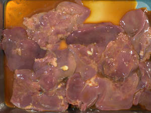 韭菜爆炒鸡肝的做法-好吃的韭菜爆炒鸡肝怎么炒图解1