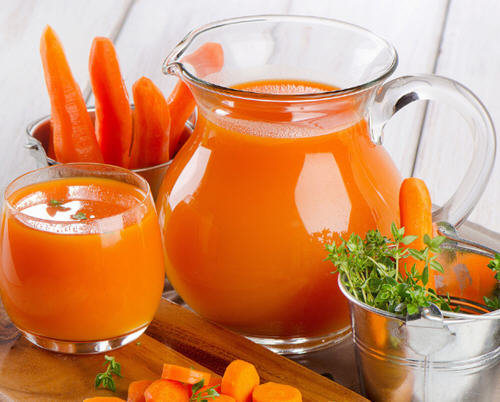 喝鲜榨胡萝卜汁的有害处吗？生榨胡萝卜汁可以喝吗？1