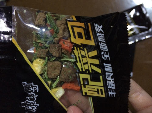 康师傅黑胡椒牛排面好吃吗？康师傅中黑胡椒牛排面味道好不好吃？3