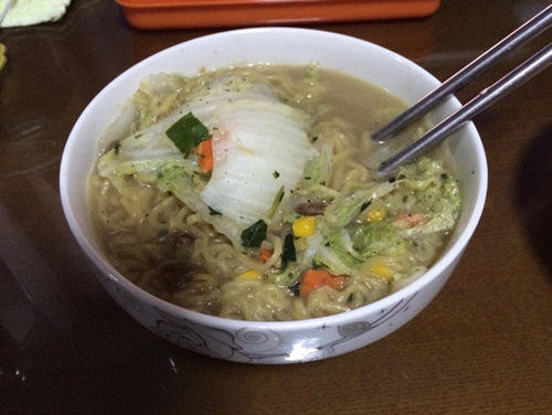 康师傅黑胡椒牛排面好吃吗？康师傅中黑胡椒牛排面味道好不好吃？4