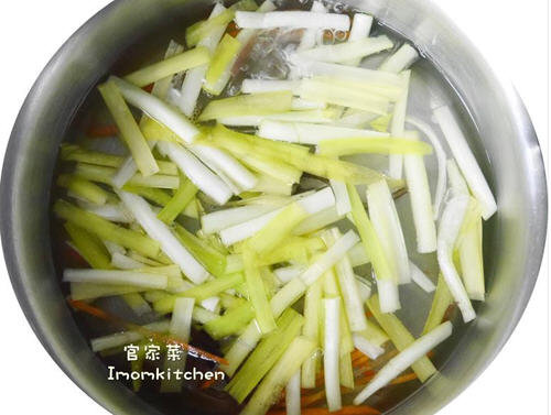 最简单又好吃的凉拌韭黄怎么做-凉拌韭黄的简单做法图解1