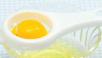 鸡蛋不要蛋清的方法-鸡蛋只取蛋黄5