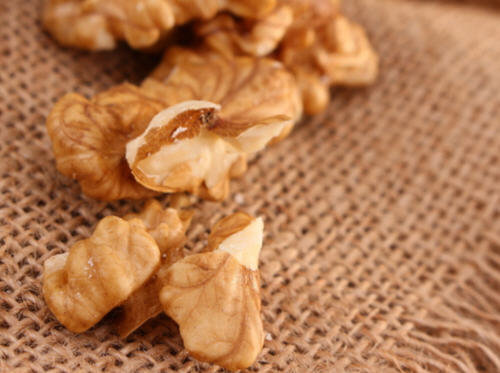 核桃仁有点苦涩能吃吗-核桃仁为什么有点苦涩2