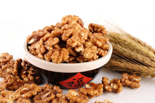 核桃仁有点苦涩能吃吗-核桃仁为什么有点苦涩3