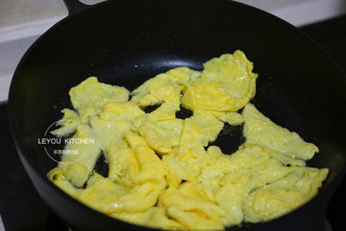 小白菜豆腐鸡蛋汤的做法图解-小白菜豆腐鸡蛋汤怎么做好喝2