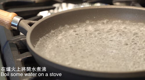 简易不沾锅开锅养锅方法：让你的不沾锅越用越新2