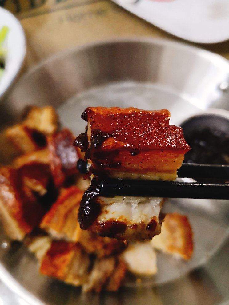 广式脆皮烤乳猪8