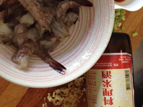 川味酱爆虾球的做法-川味酱爆虾球怎么做好吃图解2