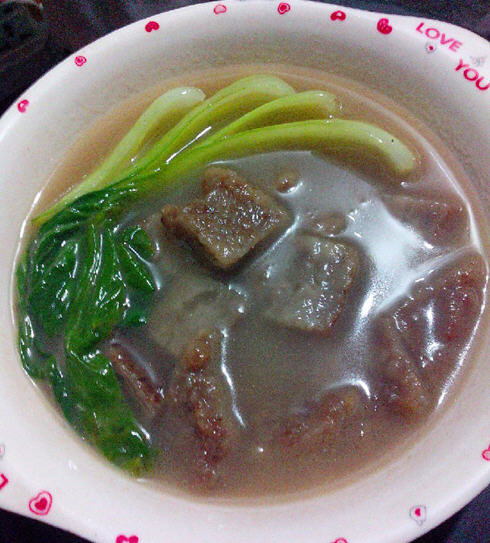 青菜虾皮酥肉汤的做法-青菜虾皮酥肉汤怎么煲2