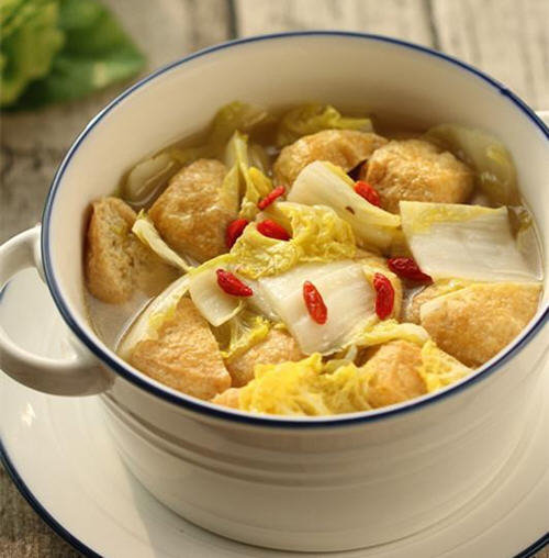 夏季必吃瘦身菜：大白菜烩豆腐泡的做法图解4