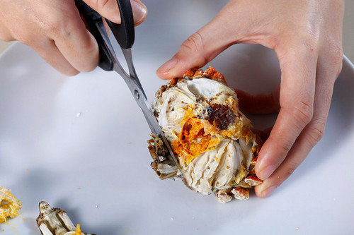 【图文教程】大闸蟹正确的吃法-清蒸大闸蟹怎么吃8