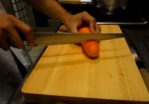 胡萝卜怎么切丝？图解胡萝卜丝的切法1