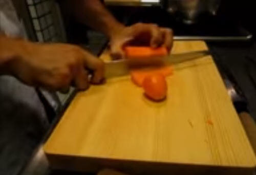 胡萝卜怎么切丝？图解胡萝卜丝的切法2