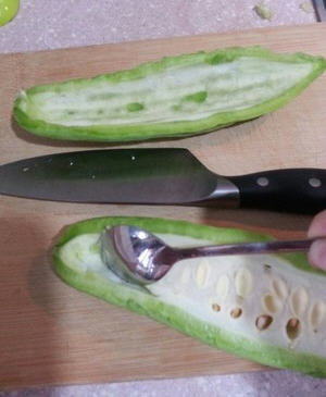 广东苦瓜炒牛肉的做法-广东苦瓜炒牛肉怎么做好吃图解2