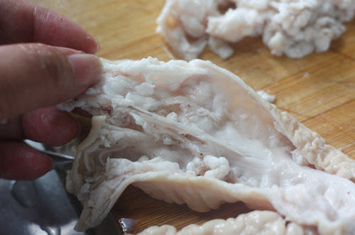 香而不腻、开胃诱人-湖南酸辣肥肠的做法3