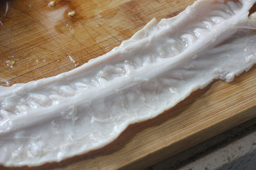 香而不腻、开胃诱人-湖南酸辣肥肠的做法4